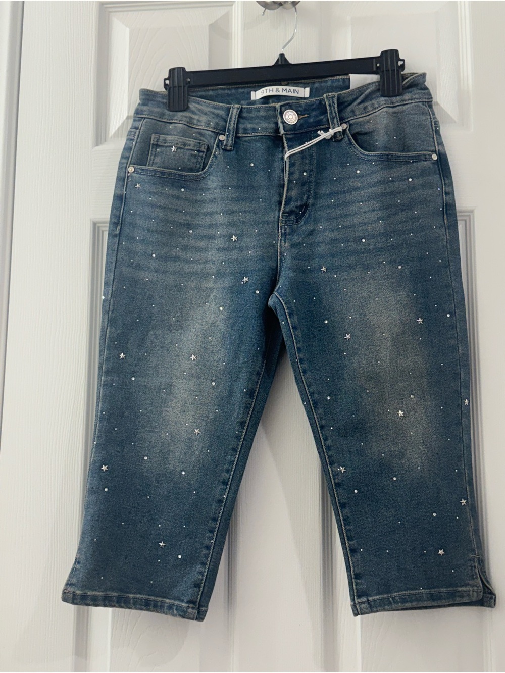 9th & Main Rhinestone Star Embellished Denim Capri Pants NWT Size 12